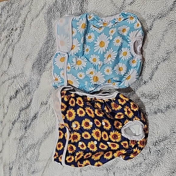 Set of 2 Pet Soft size XL Female Washable Diapers- Flower Print - Picture 2 of 10